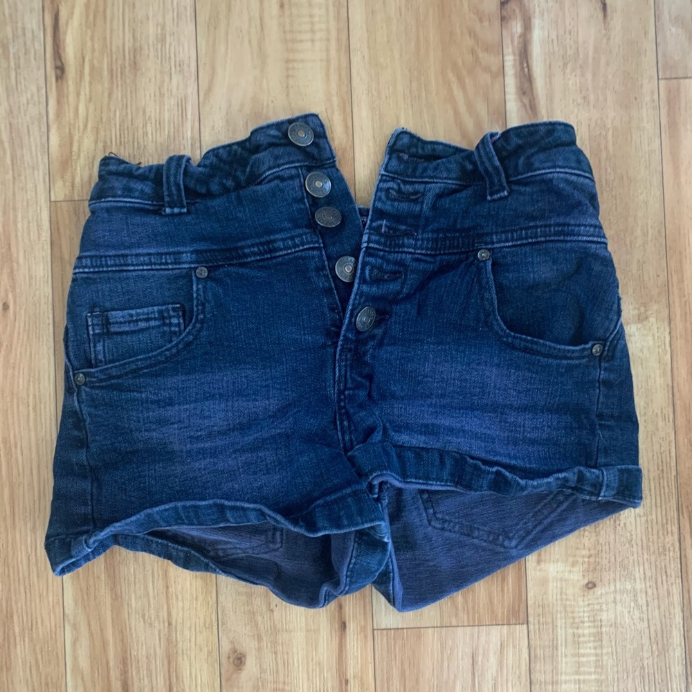 Short shorts, navy blue